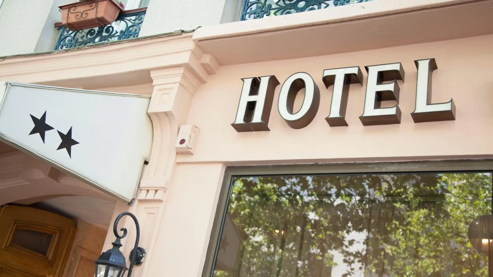 Hotel Des Pyrenees - Entre Bastille Et Nation Париж