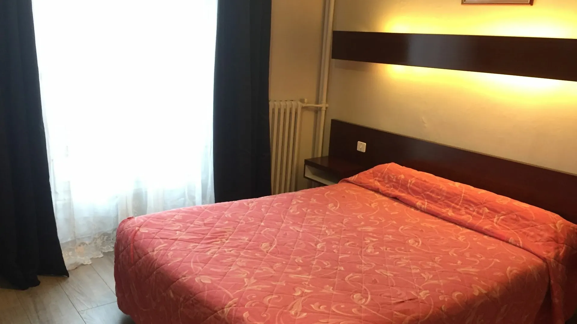 Hotel Des Pyrenees - Entre Bastille Et Nation Париж