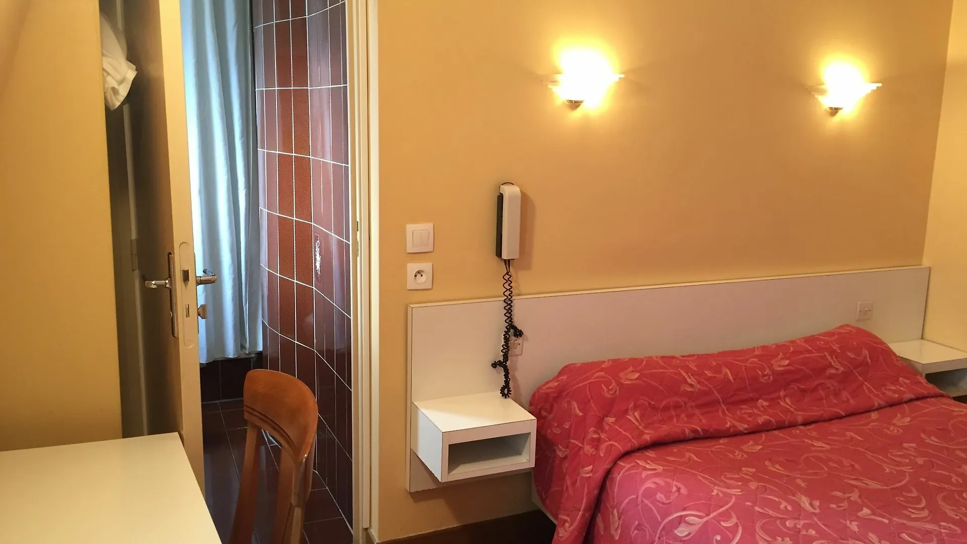 Hotel Des Pyrenees - Entre Bastille Et Nation Париж 2*,